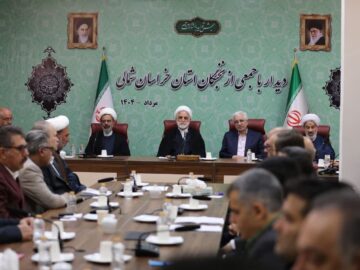 نشست رئیس قوه قضائیه با نخبگان و فعالین اقتصادی خراسان شمالی