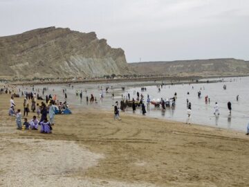 ساحل تیس؛ ساحل نمونه کشور با استانداردهای ایمنی بالا