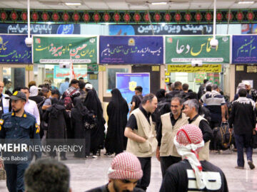 رکورد خروج ۹۰ هزار زائر از مرز خسروی در یک روز