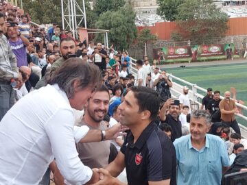 حضور سرمربیان استقلال و پرسپولیس و درآمدن اشک یک پیشکسوت