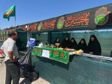 خدمت اربعینی پرسنل نیروی دریایی سیرجان در موکب حضرت زینب (س)