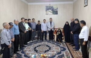 دیدار با خانواده شهدا افتخار مسئولان است
