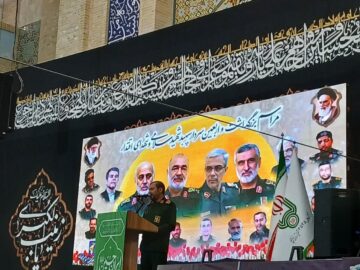 شهدا چراغ هدایت جامعه هستند