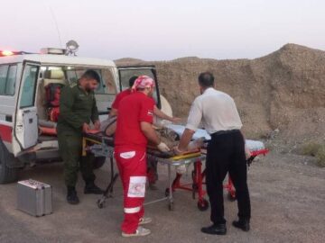 امداد رسانی به حادثه سقوط در ایوانکی؛ ۲ نفر جان باختند