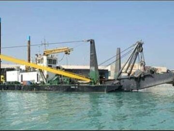 عملیات لایروبی کانال دسترسی و خور بندر دیلم آغاز شد
