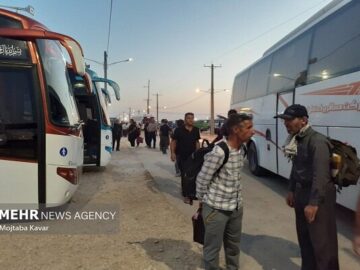 بازگشت بیش از ۲۵۰۰ زائر اربعین حسینی خراسان جنوبی از مرزها