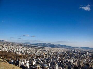 آسمان صاف نصف‌جهان تا پایان هفته؛ غرب اصفهان رگبار می‌بارد