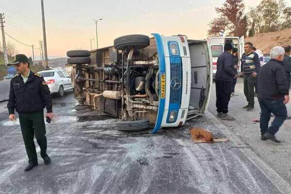 حادثه رانندگی در پارس‌آباد ۲۶ مصدوم و یک فوتی برجا گذاشت