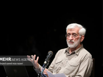 جلیلی: طنز تلخ تاریخ اشک تمساح رژیم کودک‌کش برای ملت ایران است 