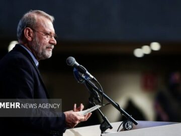 لاریجانی: حزب‌الله لبنان یک حرکت پایدار و باعث شرف و افتخار اسلام است