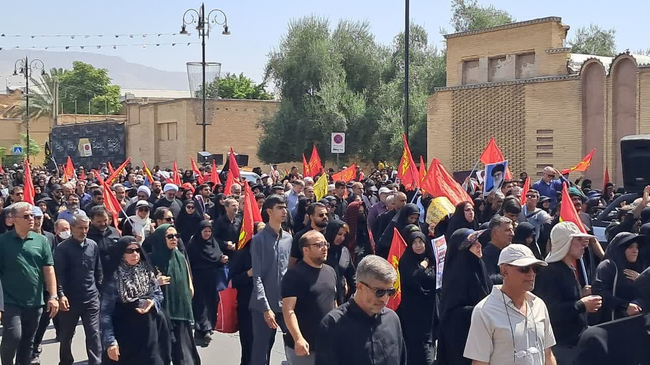 شیراز میعادگاه عاشقان حسینی در راهپیمایی جاماندگان اربعین