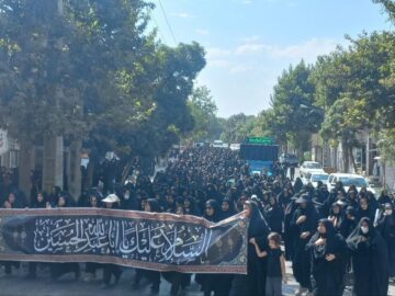 نهاوند یکپارچه در سوگ؛ راهپیمایی جاماندگان اربعین با حضور گسترده مردم