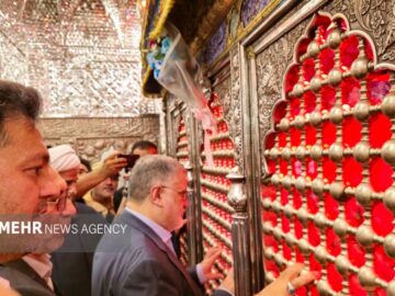 حضور استاندار تهران در حرم امامزاده صالح (ع)