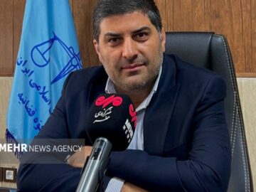 عضو شورای روستای امامزاده باقر در بهارستان به اتهامات مالی دستگیر شد