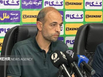 نویدکیا:سپاهان آماده تقابل بزرگ باپرسپولیس است؛رقابت همیشه باقی میماند