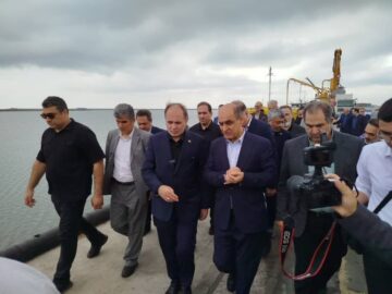 بازدید وزیر جهاد کشاورزی از اسکله بندر کاسپین‌