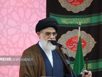 امام جمعه انزلی: حفظ وحدت در جامعه مهمترین وظیفه همگان است