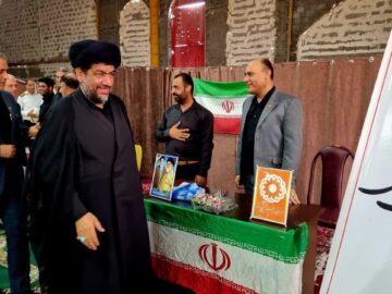 میز خدمت ادارات در گناوه به مناسبت هفته دولت برپا شد