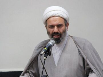 تضعیف معرفت در جامعه زمینه انحراف را فراهم می کند