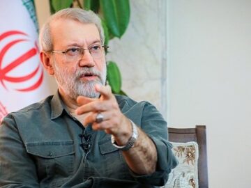 ایرانی‌ها «تسلیم‌بشو» نیستند؛ تذکر لاریجانی به جریان‌های سیاسی