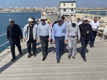 استاندار بوشهر از پایانه نفتی و اسکله خارگ بازدید کرد