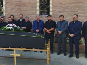 تشییع پیکر مادر شهید مسیحی هرمز باباخانی در ارومیه