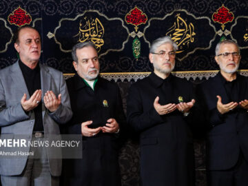 حضور عراقچی در مراسم خطبه خوانی شب شهادت امام رضا (ع)