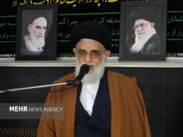 امام جمعه انزلی: مردم ناظر بر عملکرد مدیران هستند