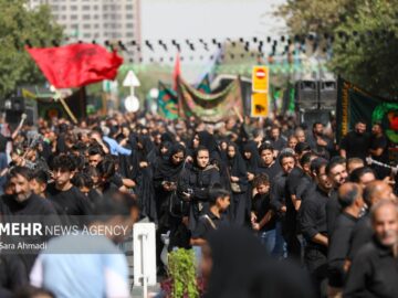 مراسم روز شهادت امام هشتم در خیابان امام رضا(ع)