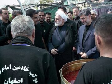 حضور رئیس قوه قضاییه در موکب اصفهانی‌ها در جوار حرم رضوی