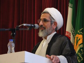 رمز پیروزی در پیروی از ولی فقیه و حفظ اتحاد است