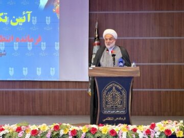 روحیه مردم‌داری و دوری از خودنمایی ویژگی عقل کامل انسان مسلمان است
