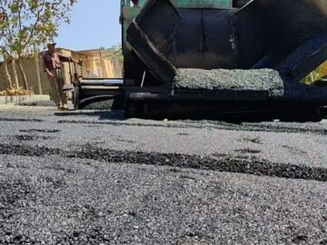 آسفالت‌ معابر روستاهای مریوان ویژه هفته دولت