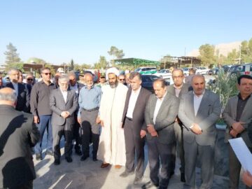 ادای احترام وزیر علوم به شهدا و یاد و خاطره جاودانان در اصفهان