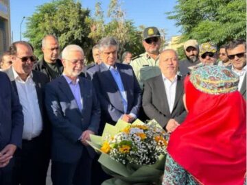 وزیر کشور وارد ساوه شد