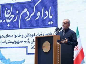 مشتی کراوات‌زده با شعار حقوق بشر بمب بر سر مردم بی‌گناه می‌ریزند