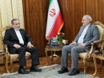 دیدار سفیر ایران در پاکستان با وزیر امور خارجه