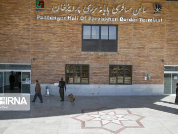 انجام تشریفات گمرکی کالاهای همراه حدود ۱۴۰ هزار مسافر در مرز پرویزخان