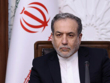 عراقچی: ترور بزدلانه رهبران یمنی، جنایتی شنیع و بی‌سابقه علیه ملت آزاده یمن است