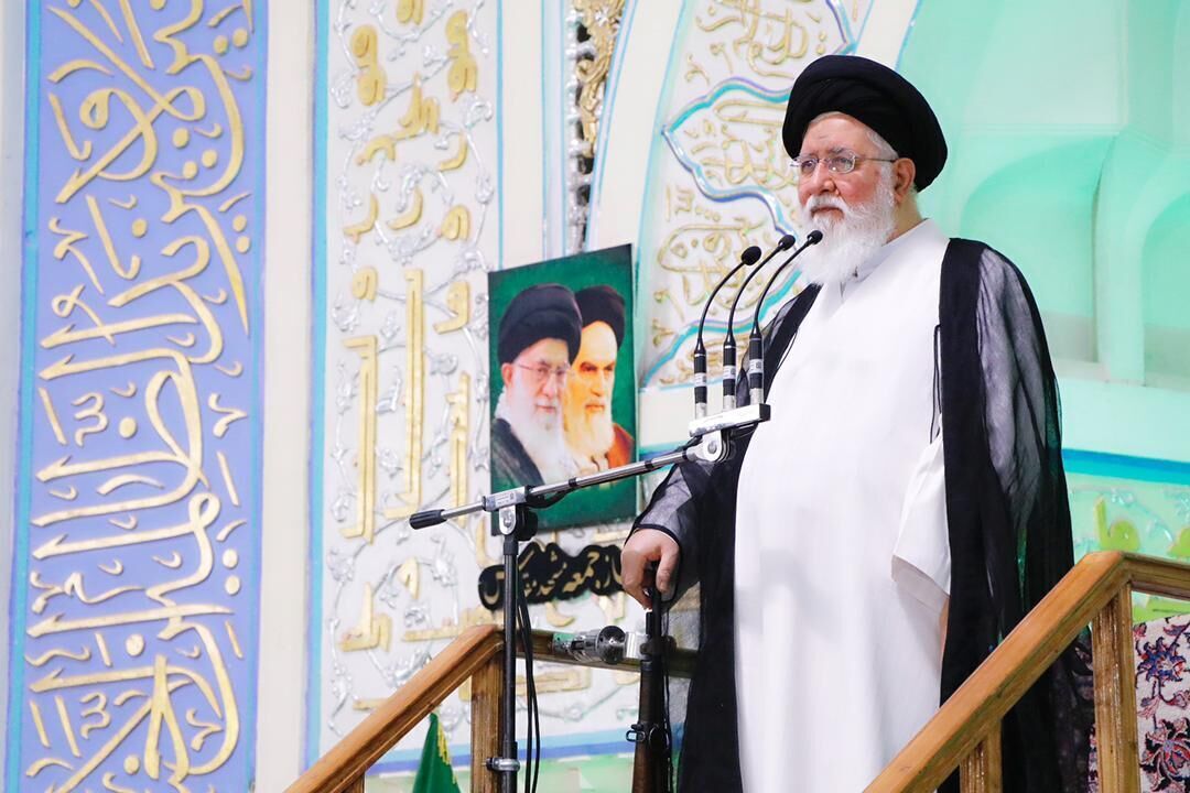 امام جمعه مشهد: فرهنگ جهاد و شهادت در کشور زنده و برقرار است 