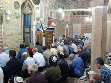 امام جمعه موقت مهاباد: وحدت ضامن عزت و بقای امت اسلامی است
