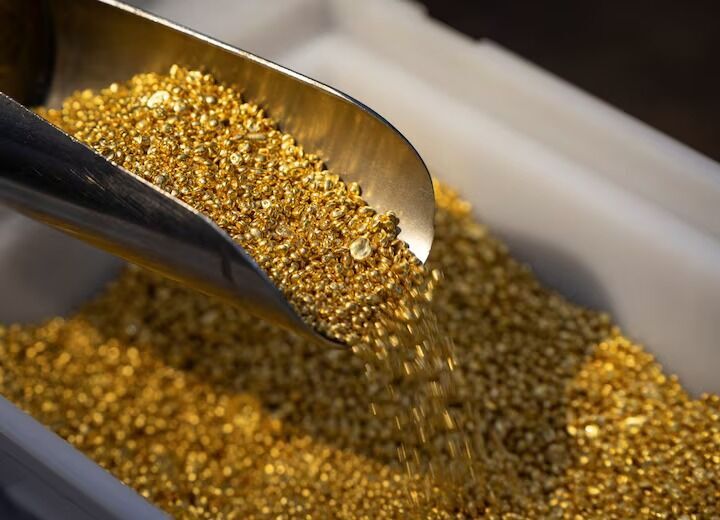اخذ سهمیه واحدهای تولیدی طلا و جواهر آذربایجان‌غربی از معدن زر شوران پیگیری می‌شود