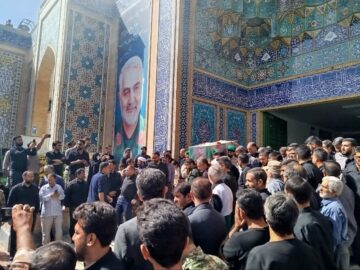 فیلم | فریادِ رسایِ اقتدار با تشییع پیکر مطهر پاسدار شهید در کرمان
