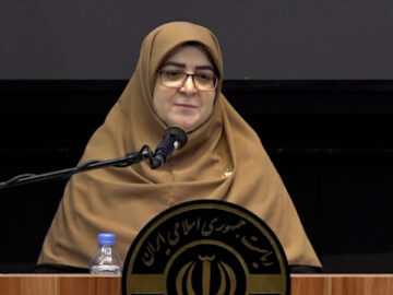 سخنگوی دولت: صدور گواهینامه موتور برای بانوان منعی ندارد