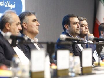 تاکید نجارزاده بر بهبود معیشت کارکنان بانک‌ها