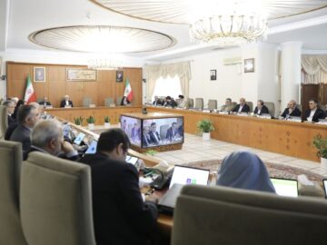 عارف: تریبون‌داران اظهاراتی مطرح نکنند که موجب کاهش وحدت و انسجام ملی شود