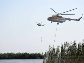 تکنسین‌های نفتی گرفتار در تالاب شادگان از خطر مرگ نجات یافتند