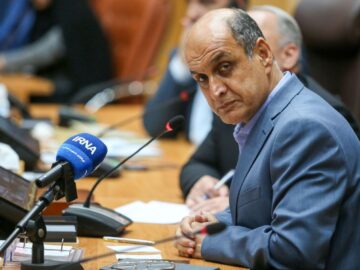 تاکید برآزادی زندانیان، تحویل خودرو خدمات‌رسان،افتتاح تقاطع و رسیدگی به محلات کم‌برخوردار
