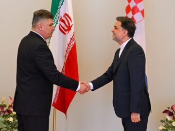 سفیر جمهوری اسلامی ایران استوارنامه‌اش را به رئیس‌جمهور کرواسی تقدیم کرد