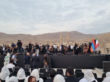 پیام صلح از دل تخت‌جمشید؛ اجرای ارکستر فیلارمونیک ارمنستان در ایران